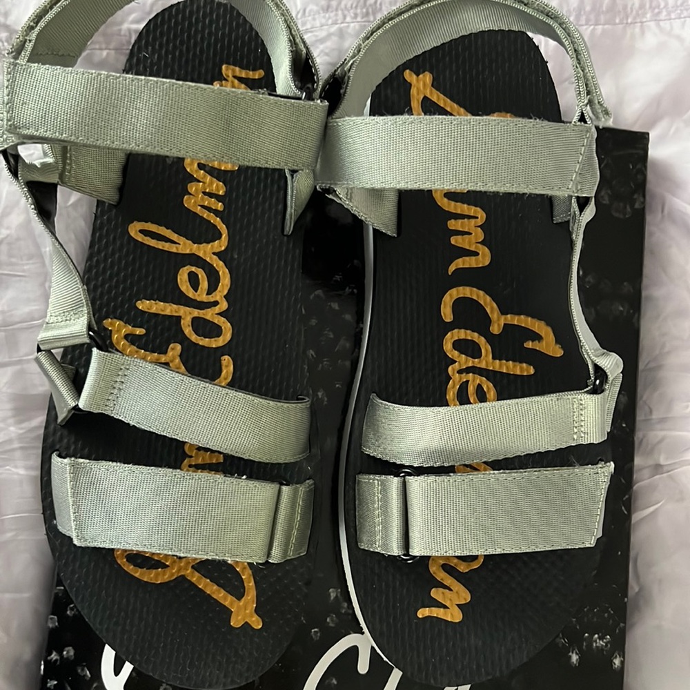NWT Cute Sam Edelman gray sandals 7